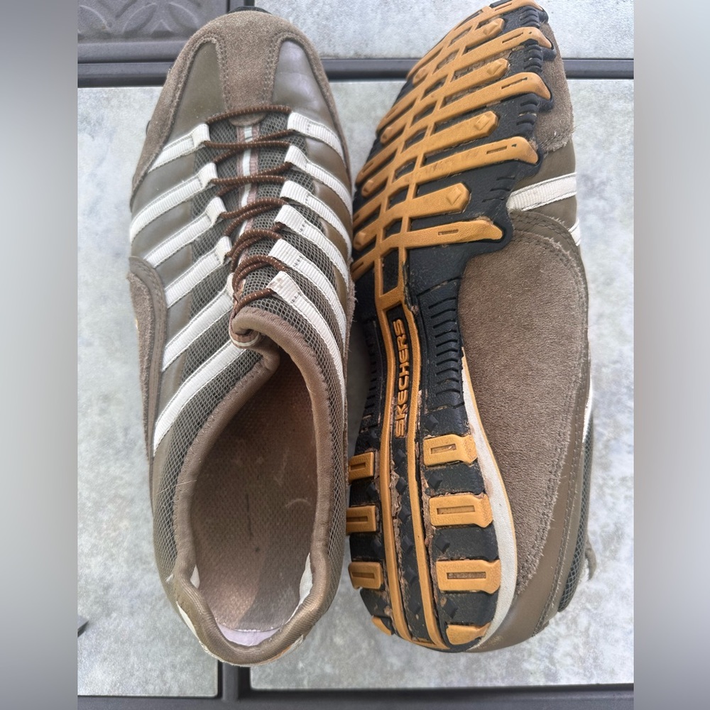 Sketchers slip ons size 8.5 M Great for fall